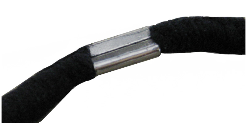 髪ゴムを「ツメ金具TA-37」を使って留めたところ